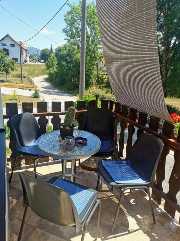 Apartman Pavelic Lovinac  Buitenkant foto