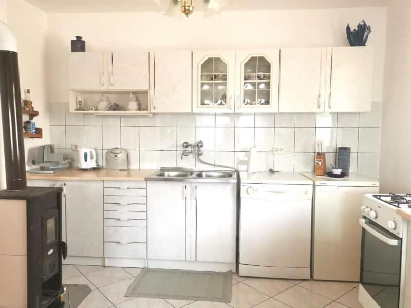 Apartman Pavelic Lovinac  Buitenkant foto