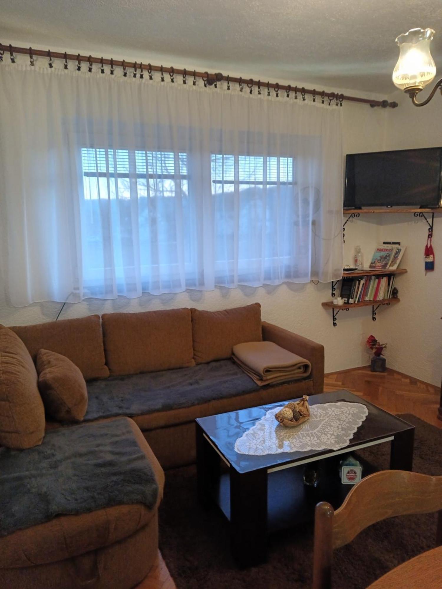 Apartman Pavelic Lovinac  Buitenkant foto